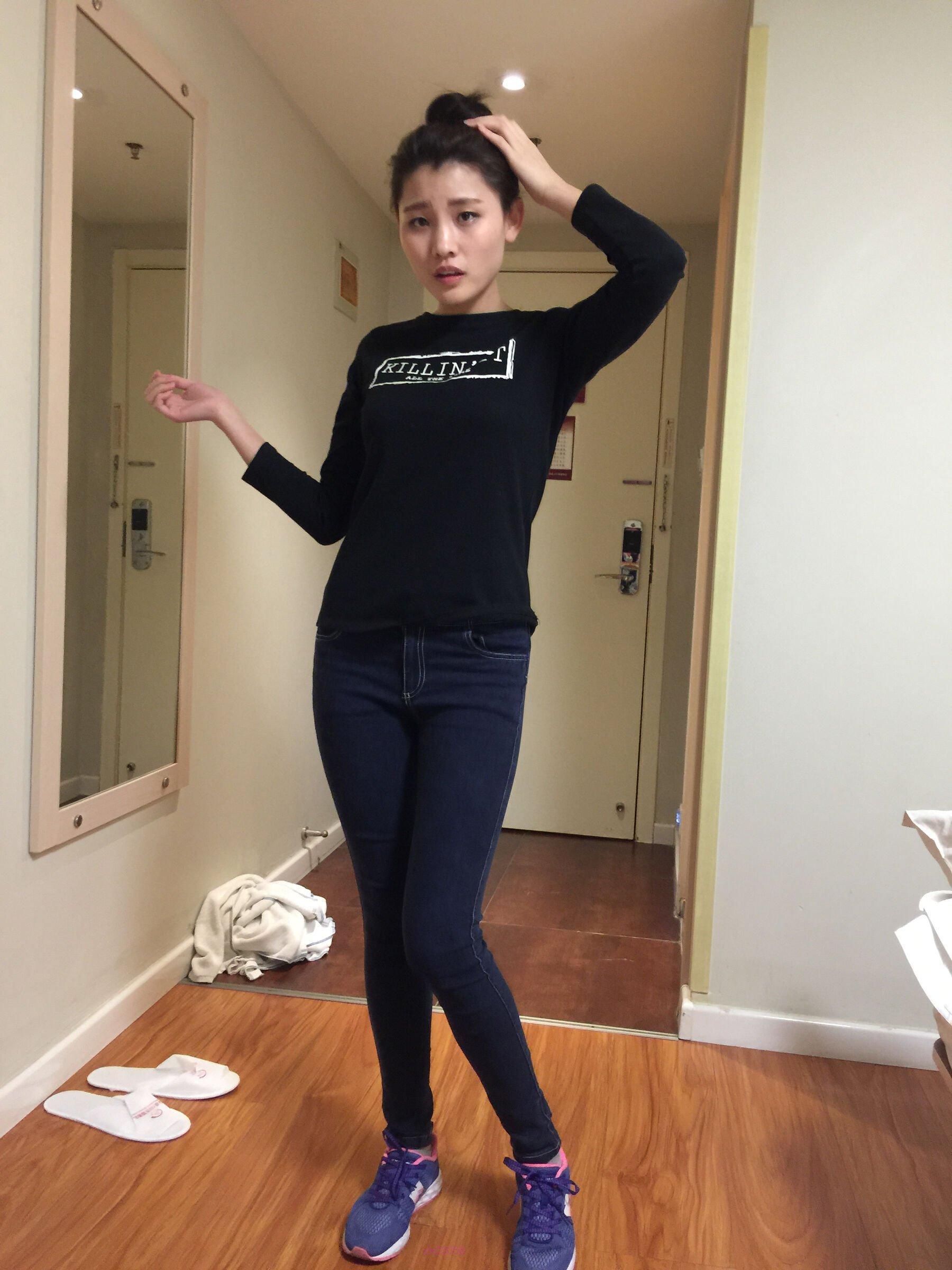 国模套图 国模小冉大尺度人体私拍套图