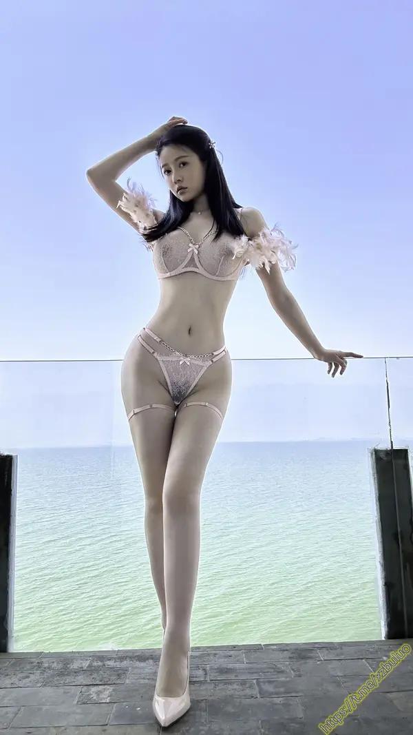 国模套图 年年《维多利亚的秘密》