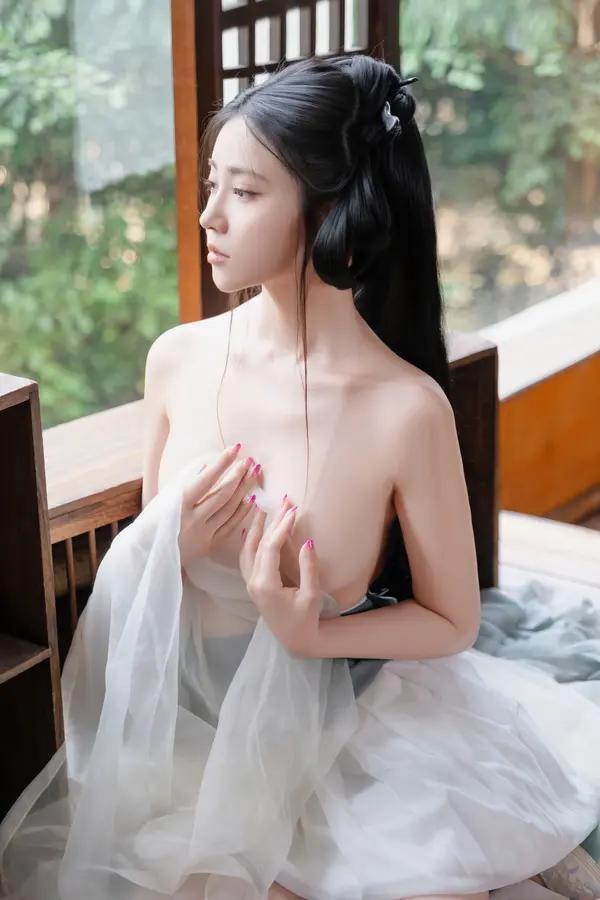 国模套图 浣溪沙