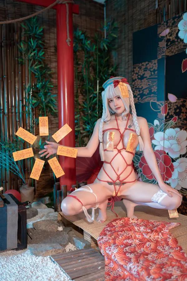 国模套图 小僵尸